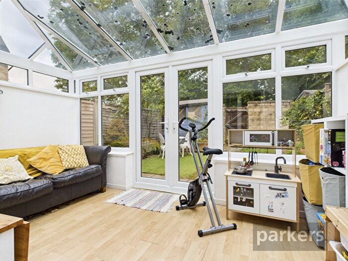 3 Bedroom Terraced House For Sale In Walnut Close, Witney, Oxfordshire, OX28