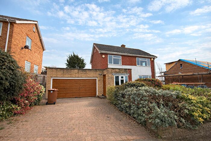 3 Bedroom Detached House For Sale In Redstone Drive, Heswall, Wirral, CH60