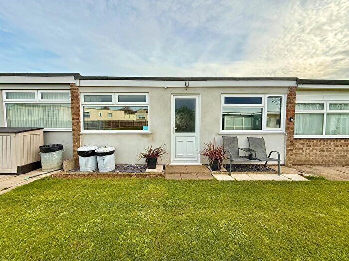 2 Bedroom Chalet For Sale In Beach Road, California, NR29