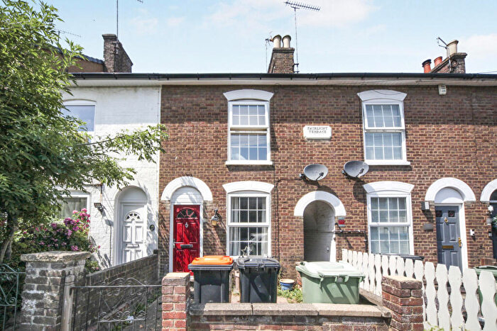 2 Bedroom Terraced House To Rent In King Street, Dunstable, Bedfordshire, LU5