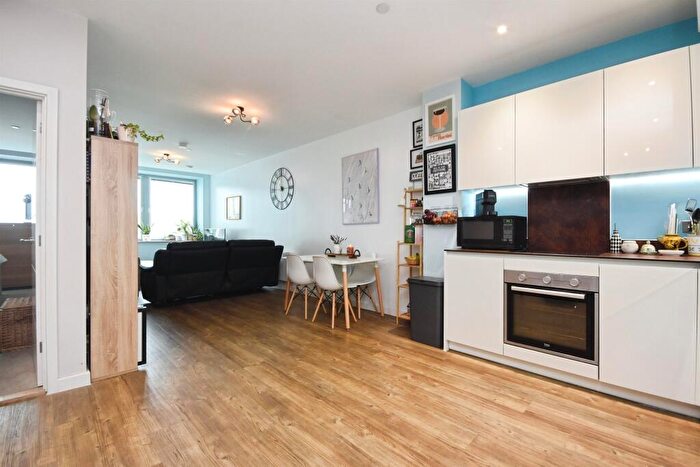 1 Bedroom Apartment For Sale In Eagle Way, Great Warley, Brentwood, CM13