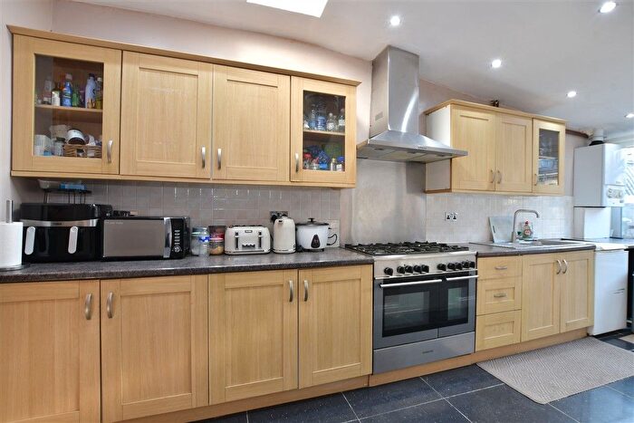 4 Bedroom Terraced House For Sale In Claughton Road, London, E13