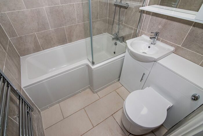 2 Bedroom Flat To Rent In Beecroft Road, Cannock, WS11