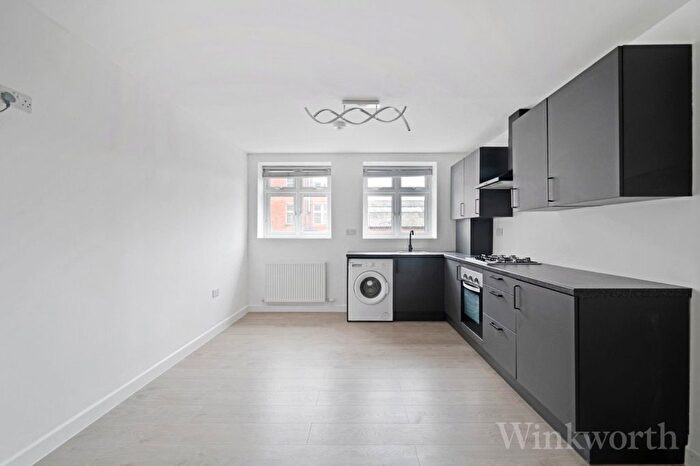 2 Bedroom Flat To Rent In Ilderton Road, London, SE15