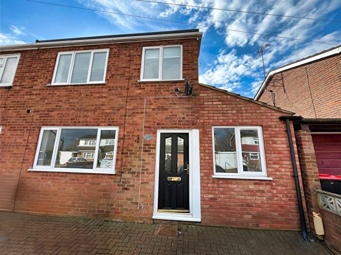 3 Bedroom Semi-Detached House To Rent In The Elms, Bletchley, MK3