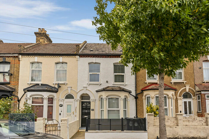 3 Bedroom Terraced House To Rent In Westdown Road, Stratford, E15