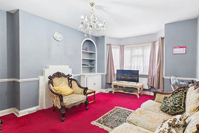 2 Bedroom Flat For Sale In Bladon Court, SW16