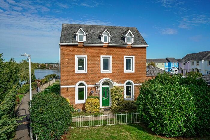 4 Bedroom Semi-Detached House For Sale In Osprey Walk, Aylesbury, Bucks, HP19