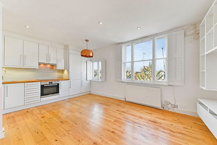 2 Bedroom Flat To Rent In Porten Road, London, W14