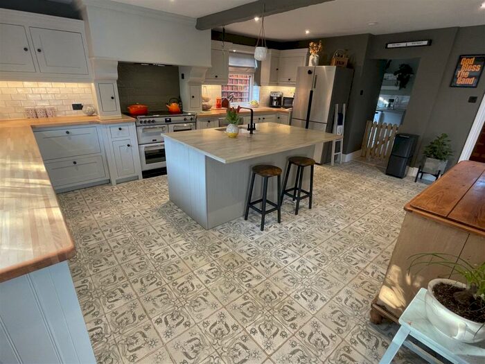 4 Bedroom Detached House For Sale In High Street, Walton, Lutterworth, LE17