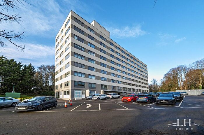 1 Bedroom Flat For Sale In Regent House, Hubert Road, Brentwood, CM14