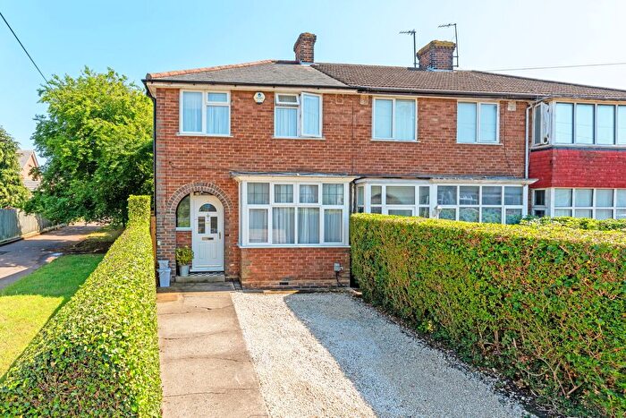 3 Bedroom End Of Terrace House For Sale In Cedar Road, Bedford, Bedfordshire, MK42