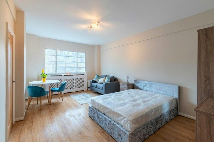 Studio To Rent In Palace Gardens Terrace, Kensington, W8