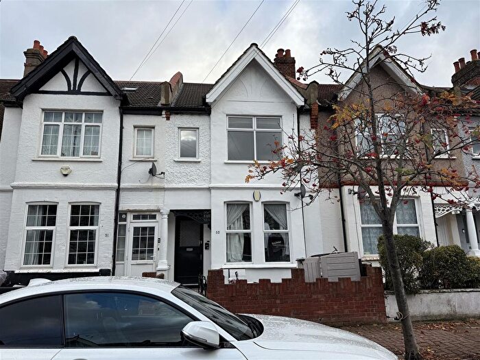 2 Bedroom Flat To Rent In Gassiot Road, SW17