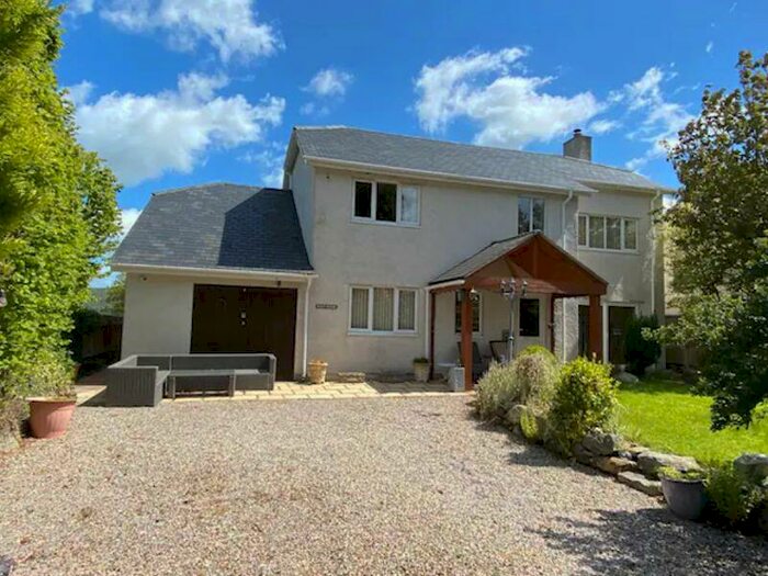 5 Bedroom Detached House For Sale In Conway Road, Tal-Y-Bont, LL32