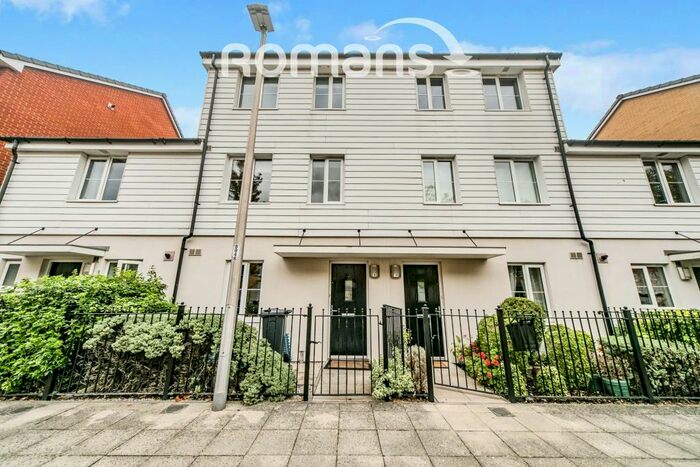 4 Bedroom End Of Terrace House To Rent In Havergate Way, RG2