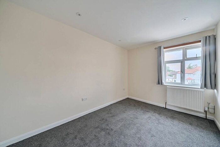 2 Bedroom Flat To Rent In Tolworth Rise South, Tolworth, Surbiton, KT5