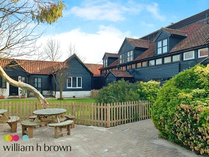 1 Bedroom Mews To Rent In Coxtie Green Road, Brentwood, CM14