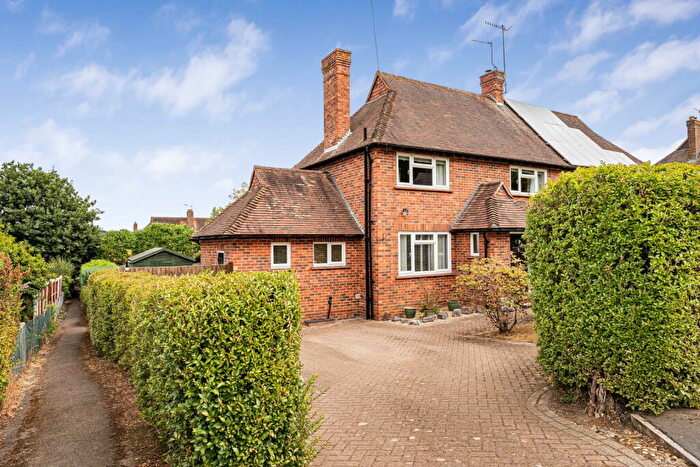 3 Bedroom Semi-Detached House For Sale In Chestnut Way, Bramley, Guildford, GU5