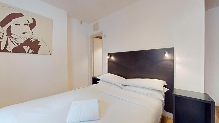 Studio To Rent In Cartwright Gardens, London, WC1H