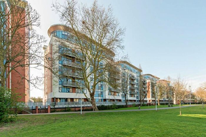 1 Bedroom Flat To Rent In Meath Crescent, Bethnal Green, London, E2