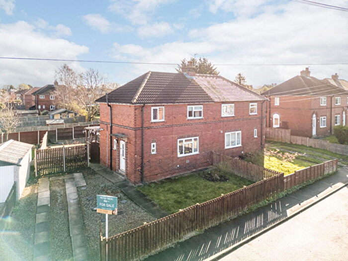 3 Bedroom Semi Detached House For Sale In Oak Royd, Garforth, Leeds, LS25