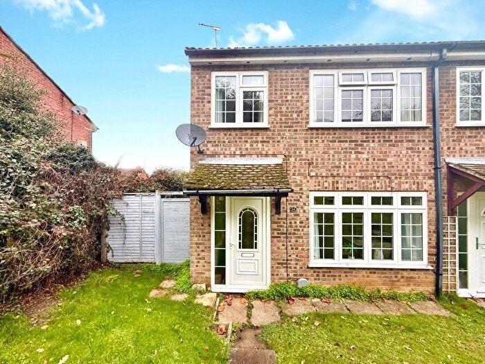 3 Bedroom End Of Terrace House For Sale In Conway Close, Frimley, Camberley, Surrey, GU16