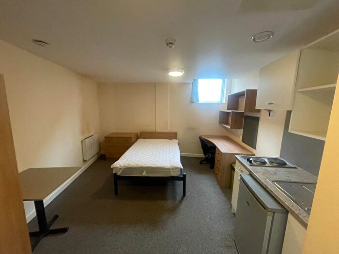 Flat To Rent In College House Bridge Road, Alum Rock, Birmingham, B8