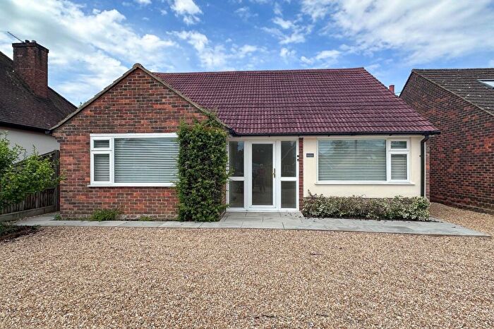 3 Bedroom Bungalow For Sale In White Lane, Ash Green, Aldershot, Surrey, GU12