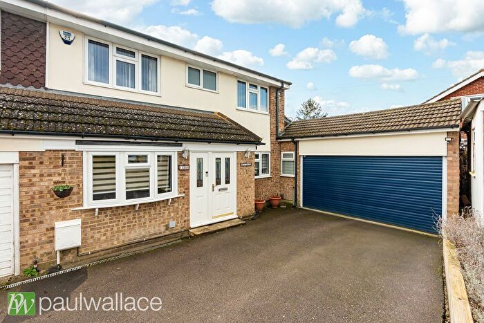 4 Bedroom Semi-Detached House For Sale In Hoecroft | Extended Four-Bedroom Home, Nazeing, EN9