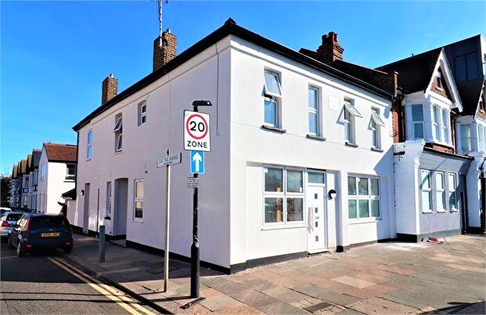 1 Bedroom Apartment For Sale In - London Road, Westcliff On Sea, Westcliff On Sea, SS0