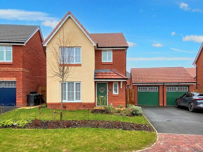 3 Bedroom Detached House For Sale In Whitwell Drive, Drakelow, DE15