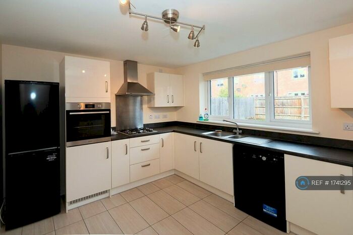 4 Bedroom Detached House To Rent In Calliope Crescent, Swindon, SN2