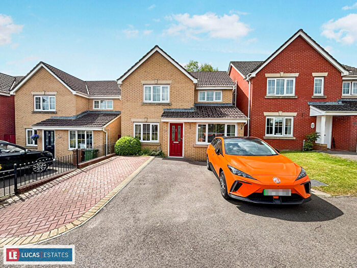 3 Bedroom Detached House For Sale In Pwll Yr Allt, Tir-y-berth, Hengoed, CF82