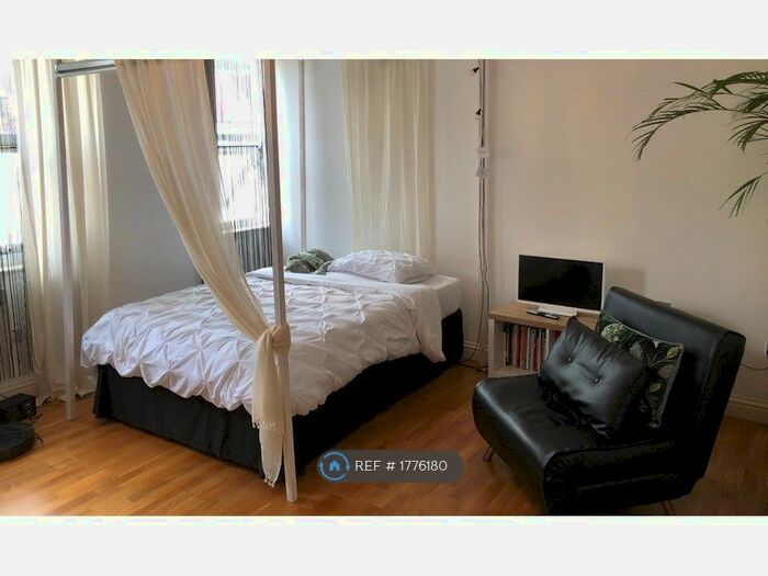 Studio To Rent In Haringey, London, N8