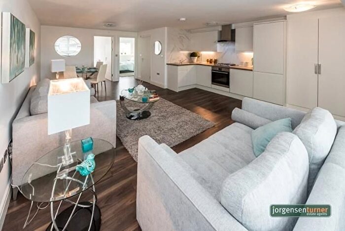 2 Bedroom Flat To Rent In Brondesbury Road, London, NW6