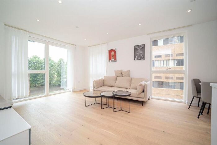 1 Bedroom Flat To Rent In Broxburn House, Bathgate Place, London, W13