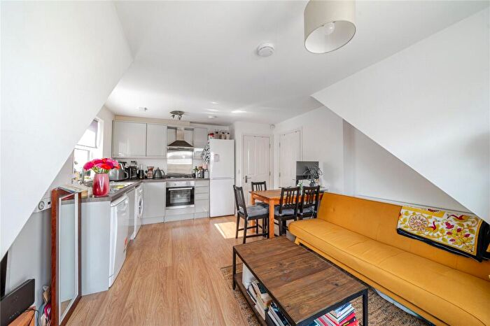 1 Bedroom Flat To Rent In Dorset Road, Harringay, London, N15