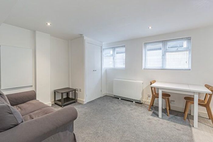 1 Bedroom Flat To Rent In Burrows Mews, London, SE1