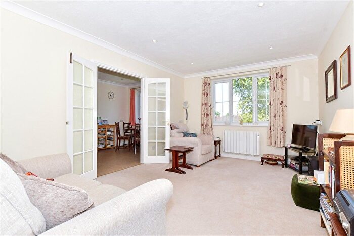 2 Bedroom Flat For Sale In Chapel Road, Hothfield, Ashford, Kent, TN25