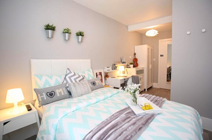 Studio To Rent In Room, Tavistock Street, Luton, Bedfordshire, LU1