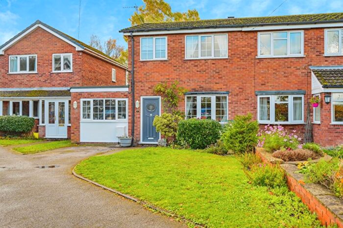 3 Bedroom Semi Detached House For Sale In Great Furlong, Alrewas, Burton-On-Trent, DE13
