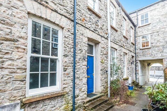 2 Bedroom Terraced House For Sale In Flat Grosvenor Court, Stramongate, Kendal, LA9