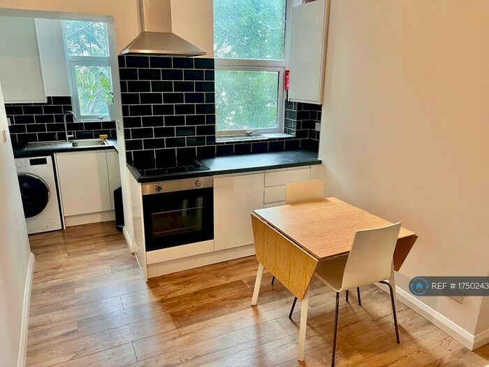 2 Bedroom Flat To Rent In Highgate, London, N6