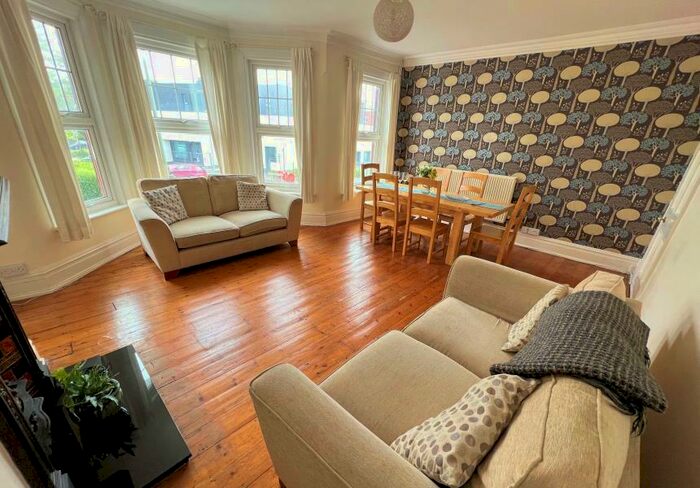 2 Bedroom Flat To Rent In Granville Road, North Finchley, N12