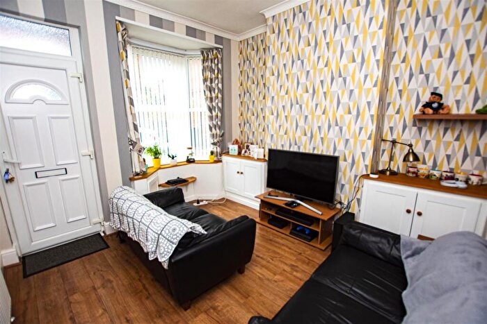 2 Bedroom House To Rent In Gleave Road, Selly Oak, Birmingham, B29