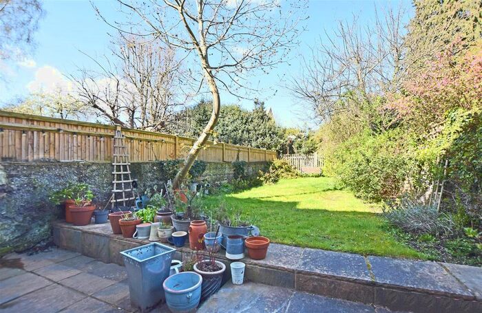 2 Bedroom Flat To Rent In Belgrade Road, Hampton, TW12