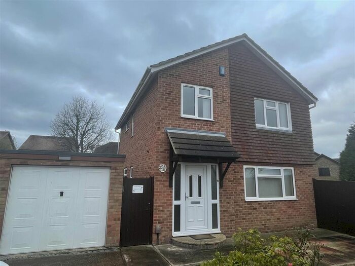 4 Bedroom Detached House To Rent In Rainham Close, Maidstone, ME15