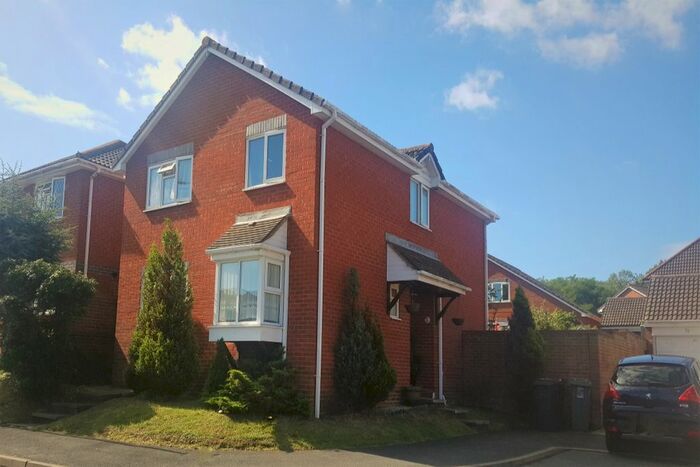 4 Bedroom Detached House To Rent In Pentland Close, Penine Estate, Eastbourne, East Sussex, BN23