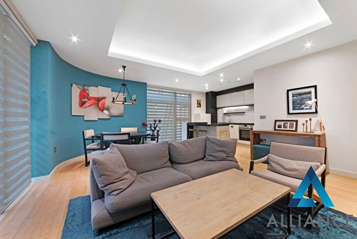 2 Bedroom Flat To Rent In Cobblestone Square, London, E1W